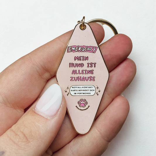 Schlüsselanhänger „Mein Hund ist alleine zuhause“ Gold – inkl. Notfallkarte