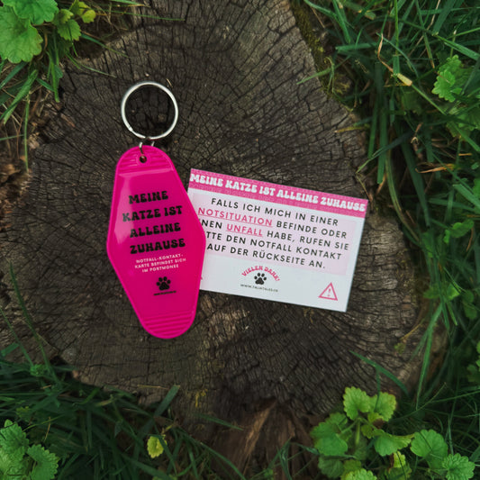 Schlüsselanhänger „Meine Katze ist alleine zuhause“ Pink – inkl. Notfallkarte