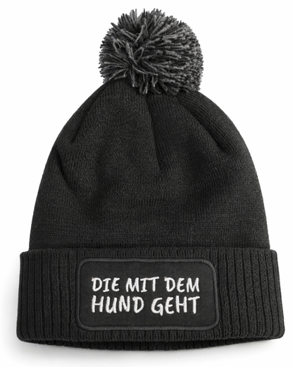 Bommelmütze „DIE MIT DEM HUND GEHT“