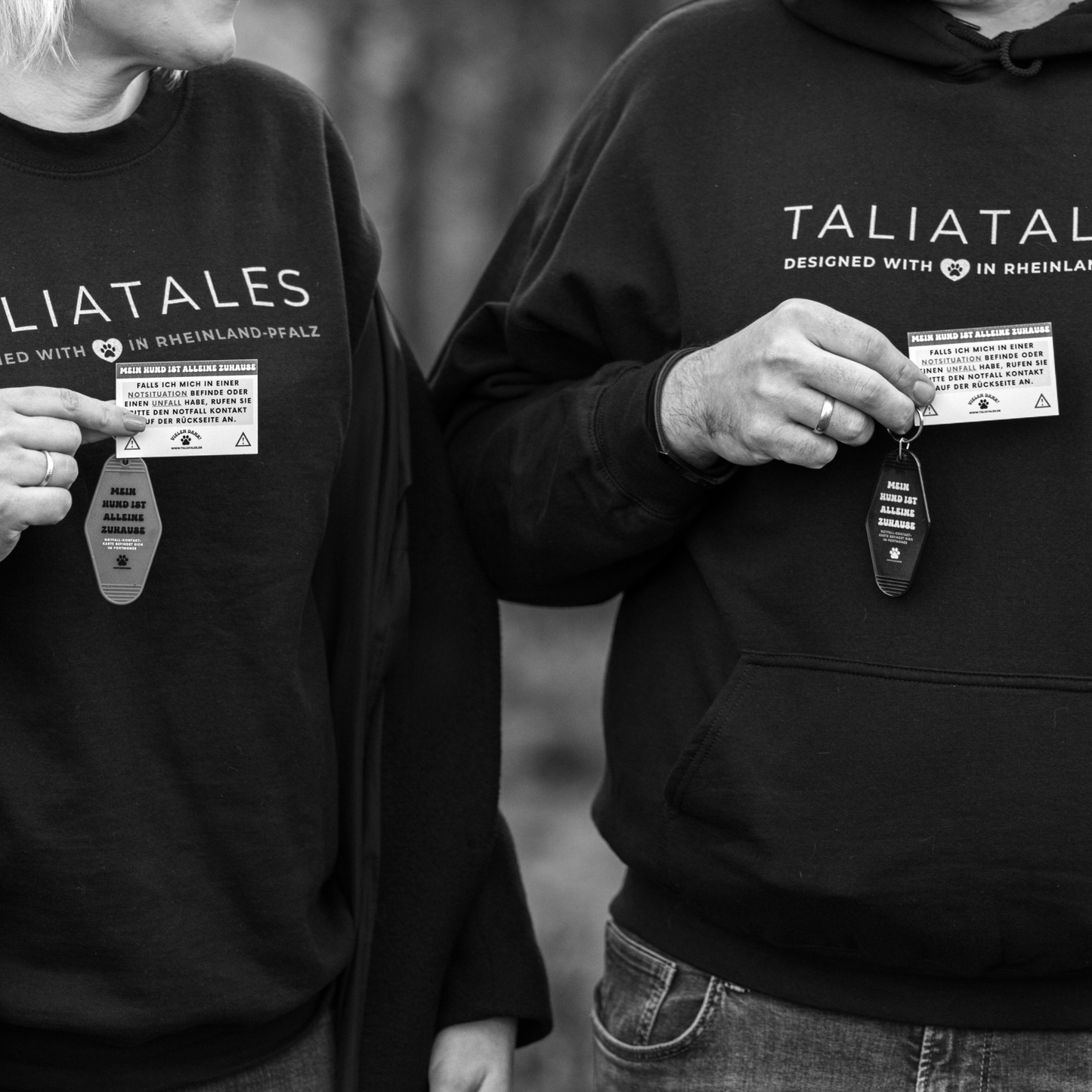 Schlüsselanhänger „Meine Haustiere sind alleine zuhause“ Black – inkl. Notfallkarte